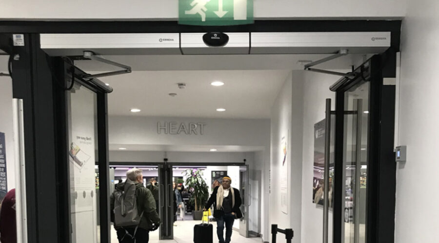 Motores para Puertas de Acceso Peatonal en Comunidades